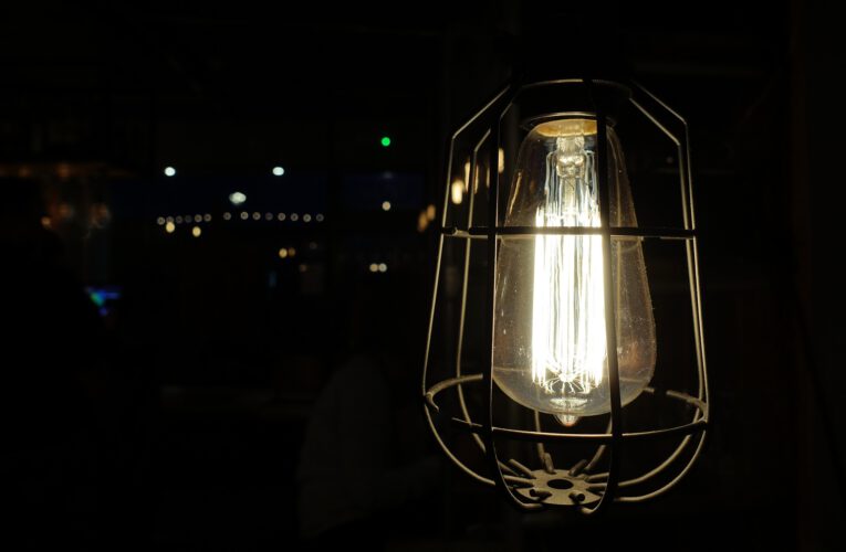 Jakie rodzaje lamp oferują firmy oświetleniowe?